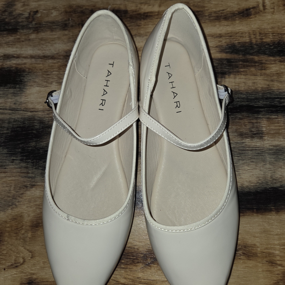 Tahari Women's Cream Mary Jane Flats
